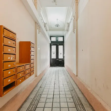 Apartment Piata Amzei Nr.1 *