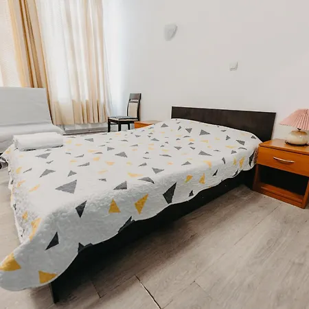 Piata Amzei Nr.1 * Boekarest